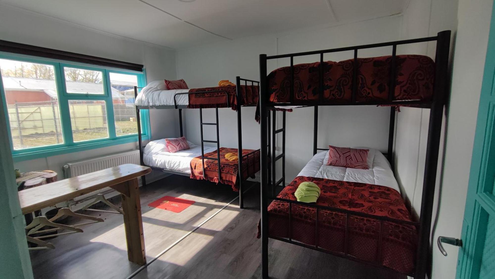 Hostel Kuntur Puerto Natales Exteriör bild