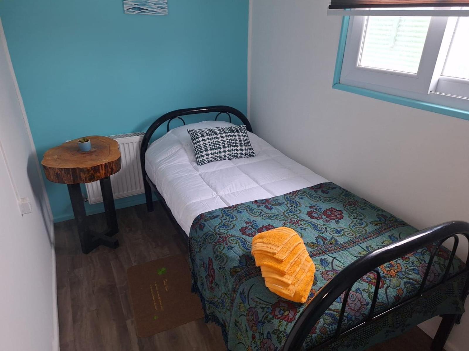 Hostel Kuntur Puerto Natales Exteriör bild